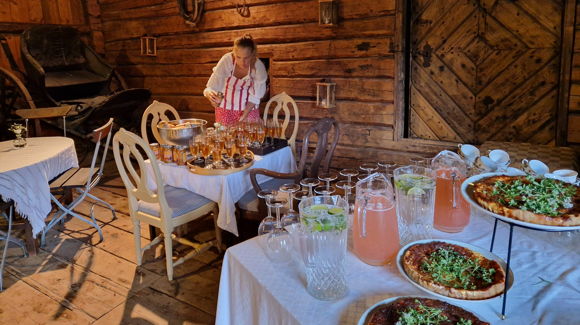 Cafe Qwensel - Ravintola-ala