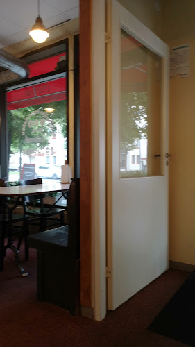 Opinii despre Käpylän Pizza Kebab Palvelu în Helsinki - Ravintola-ala