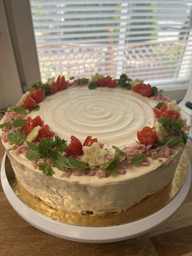 Kirkonmäen Herkku-pirtti - Ravintola-ala