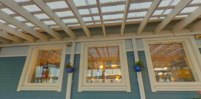 Sininen Hetki. Majoitus- ja ravitsemusliike, sauna ja kokoustilat meren äärellä. - Ravintola-ala