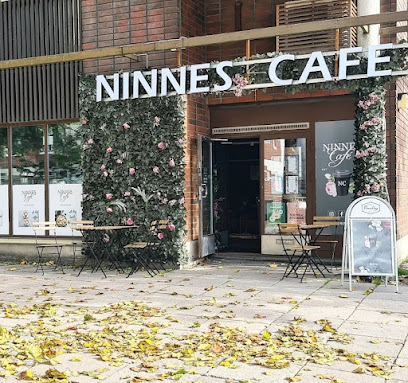 Ninnes cafe