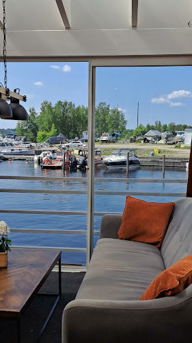 Opinii despre Sotkanrannan Cafe & Bar în Hämeenlinna - Ravintola-ala