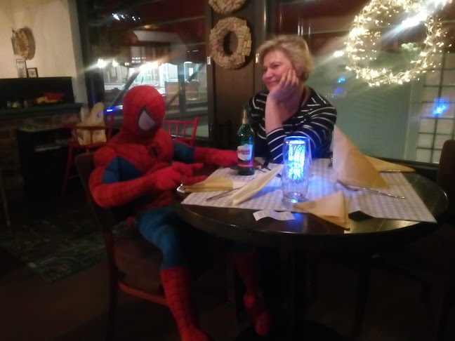 Bistro & Pub Hilpeä Hirvi - Ravintola-ala