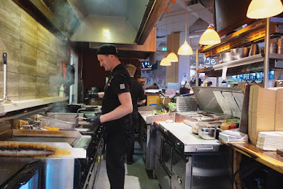 Red Onion X Deluxe Burger & Pizza - Myyrmanni