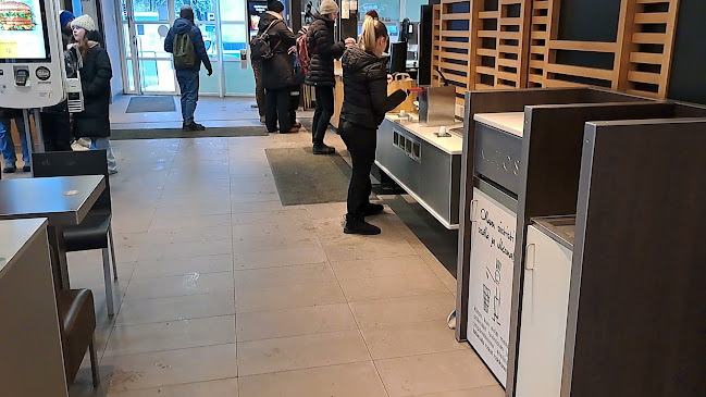 Opinii despre McDonald's Helsinki Töölö în Helsinki - Ravintola-ala