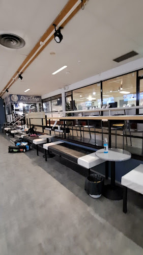 Vintage Sport Cafe / Hotelli Tikkurila