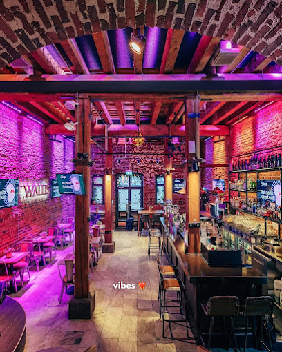 Wallis` Skatta Karaoke Bar