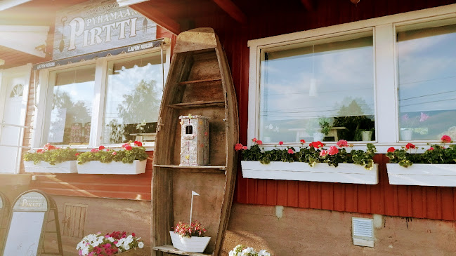 Ravinto- Ja matkailupalvelu Pyhämaan Pirtti Ky - Pyhämaa