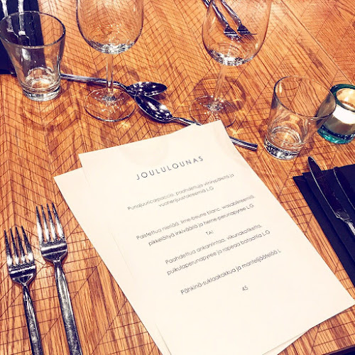 Opinii despre Ravintola Faro Channelside Bar & Restaurant în Helsinki - Ravintola-ala