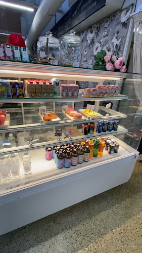 Opinii despre Kahvila Makea în Järvenpää - Ravintola-ala