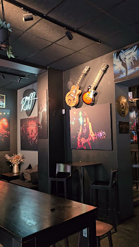 Comentarii opinii despre The Riff