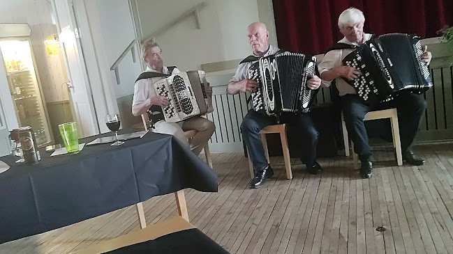 Opinii despre Juhlatalo Omatupa în Ikaalinen - Ravintola-ala