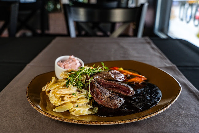 Comentarii opinii despre Bistro & Pub Hilpeä Hirvi