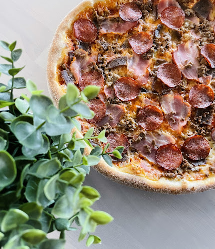 Opinii despre Kiuruveden Keilahalli / Rolls & Kotipizza Kiuruvesi în Kiuruvesi - Ravintola-ala