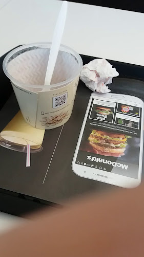 Opinii despre McDonald's Helsinki Kamppi în Helsinki - Ravintola-ala