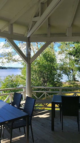 Opinii despre Villa Haikari Kesäolohuone - Tarkista aukioloajat www.villahaikari.fi! în Lohja - Ravintola-ala