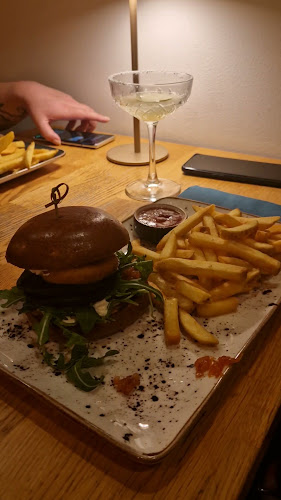 Opinii despre Ravintola Kulma Keittiö & Baari în Helsinki - Ravintola-ala