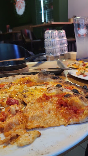 Dantes Kitchen & Bar