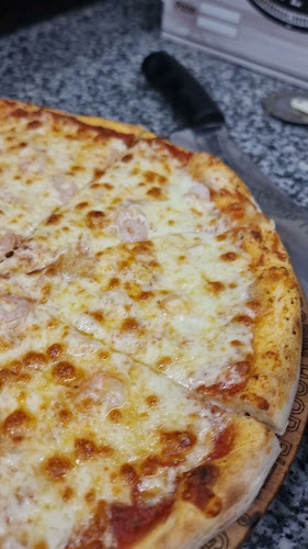 Opinii despre Robin Hood Pizza & Grilli în Helsinki - Ravintola-ala