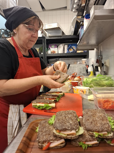 Comentarii opinii despre Cafe Dominic