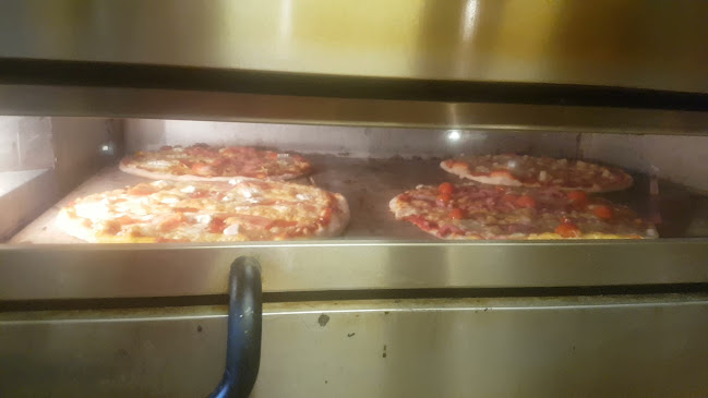 Opinii despre Jyväskylän kebab ja pizzeria în Jyväskylä - Ravintola-ala