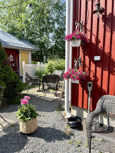 Opinii despre Kirkonmäen Herkku-pirtti în Kokkola - Ravintola-ala