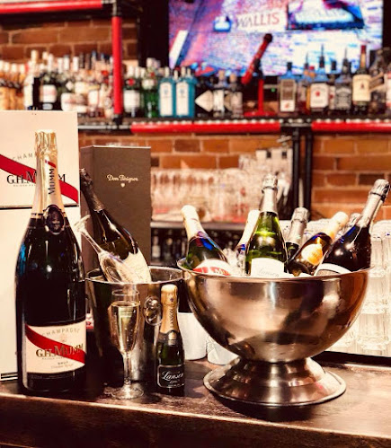 Opinii despre Wallis` Skatta Karaoke Bar în Helsinki - Ravintola-ala