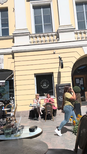 Opinii despre Robert’s Coffee în Turku - Ravintola-ala