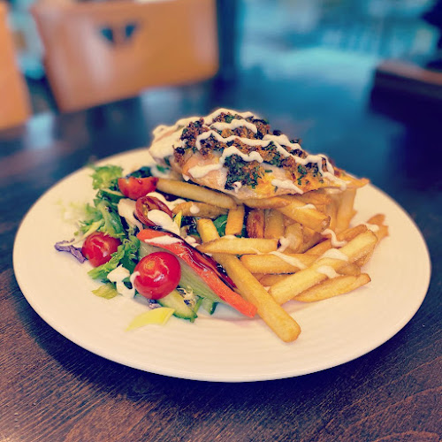 Opinii despre Box Cafe & Grill în Sipoo - Ravintola-ala