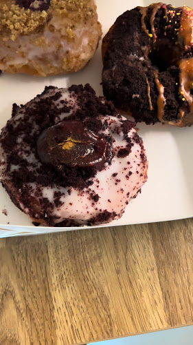 Round & Square Punavuori