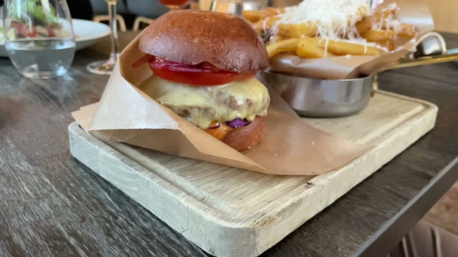 Opinii despre Bistro Kirkkonummi în Kirkkonummi - Ravintola-ala