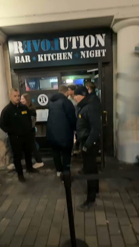 Revolution - Ravintola-ala