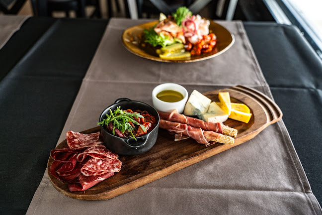 Bistro & Pub Hilpeä Hirvi - Jämsä