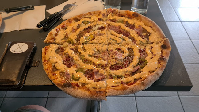 Leken Baari - Holmantien Pizzeria & Pub Open Times