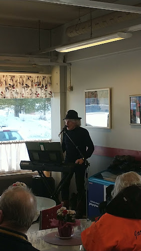 Opinii despre Niinan Kahvila Kuumakuppi în Orimattila - Ravintola-ala