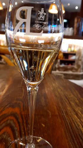 Classic Pizza Restaurant