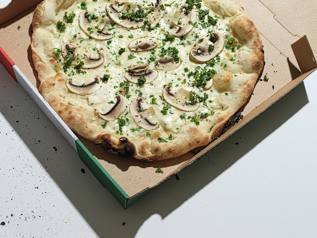 Crusty Pizza Helsinki - Helsinki