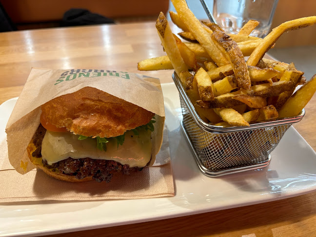 Friends & Brgrs Lauttis - Helsinki