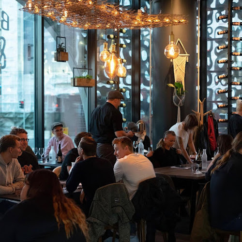 Comentarii opinii despre Burgers & Wine