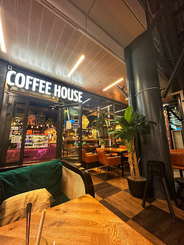 Kauppakeskus Valkea, Isokatu 24 1. kerros, 90100 Oulu