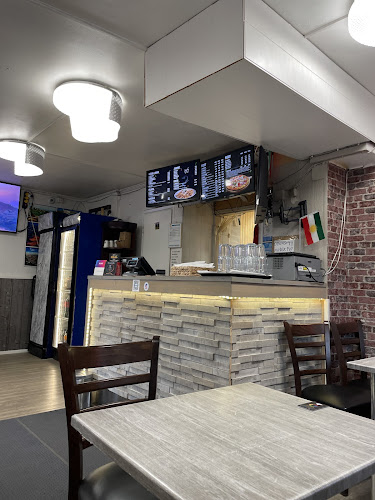 Opinii despre Delal Pizza & Kebab în Helsinki - Ravintola-ala