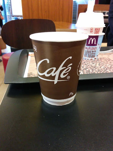 Comentarii opinii despre McDonald's Helsinki Pukinmäki