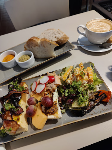 Piece of Cake | MBakeryn kahvila - Ravintola-ala