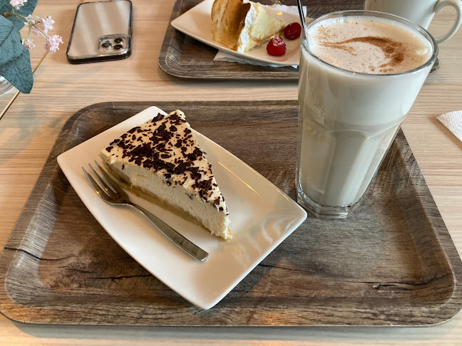Cake House Café - Ravintola-ala