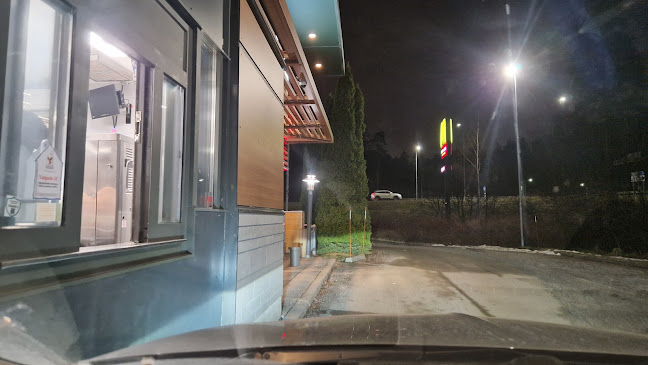 https://www.mcdonalds.com/fi/fi-fi/location/espoo/espoo-kauniaistentie/53.html