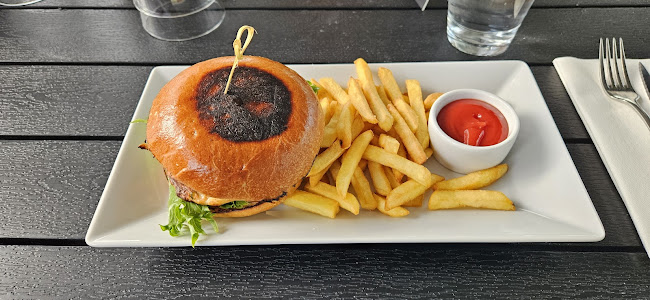 Opinii despre Paraisten Portti în Parainen - Ravintola-ala