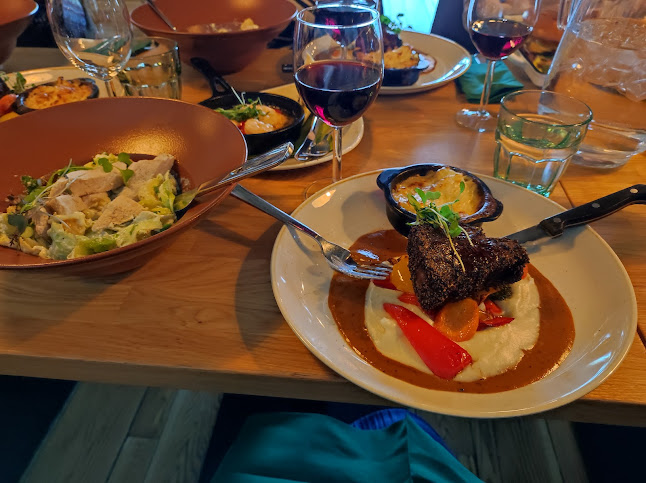 Puistoravintola Aino - Ravintola-ala