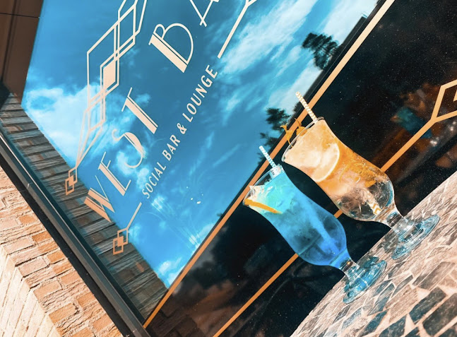 Comentarii opinii despre West Bay