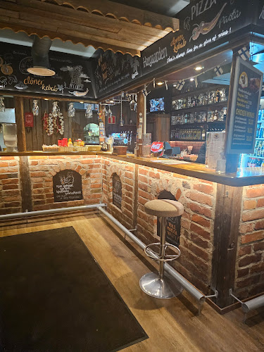 Pizzeria Foxy Bear - Ravintola-ala