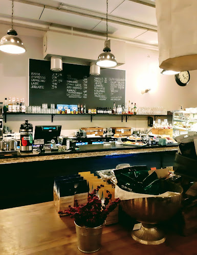 Cafe Asema B&B Phone number